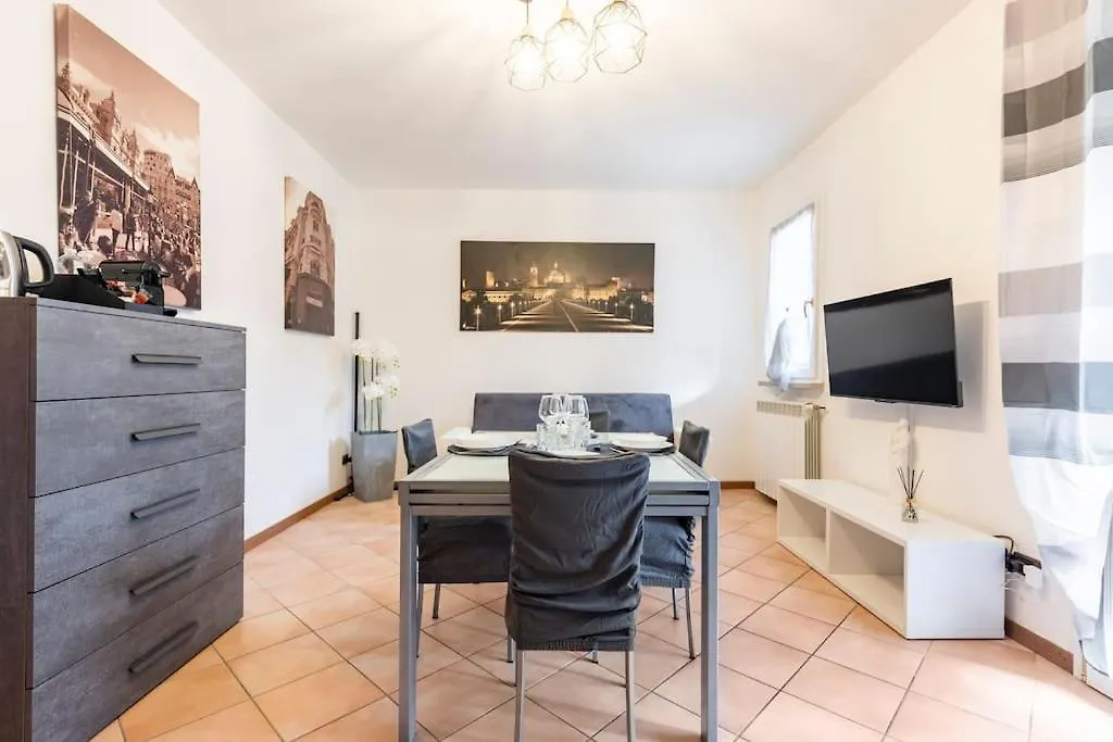 Limone Apartment - Featuring A Private Garden And Access To A Pool Barcuzzi Italia