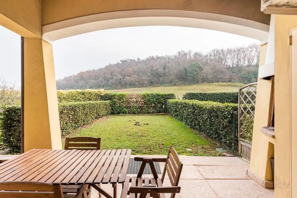 Limone Apartment - Featuring A Private Garden And Access To A Pool Barcuzzi 0*,