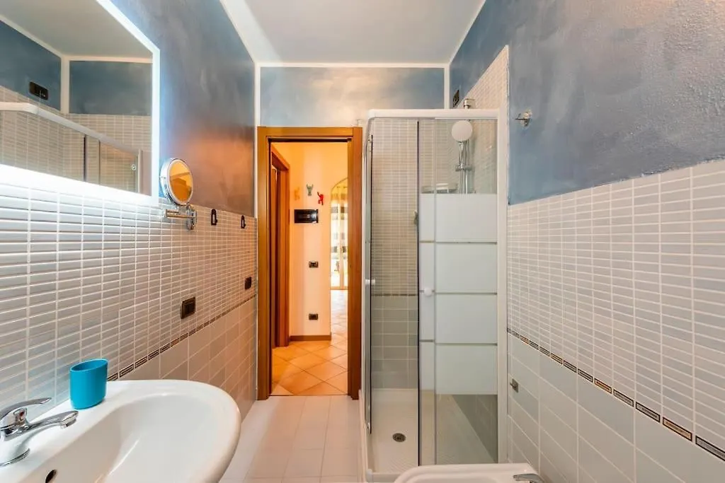 Limone Apartment - Featuring A Private Garden And Access To A Pool Barcuzzi Italy
